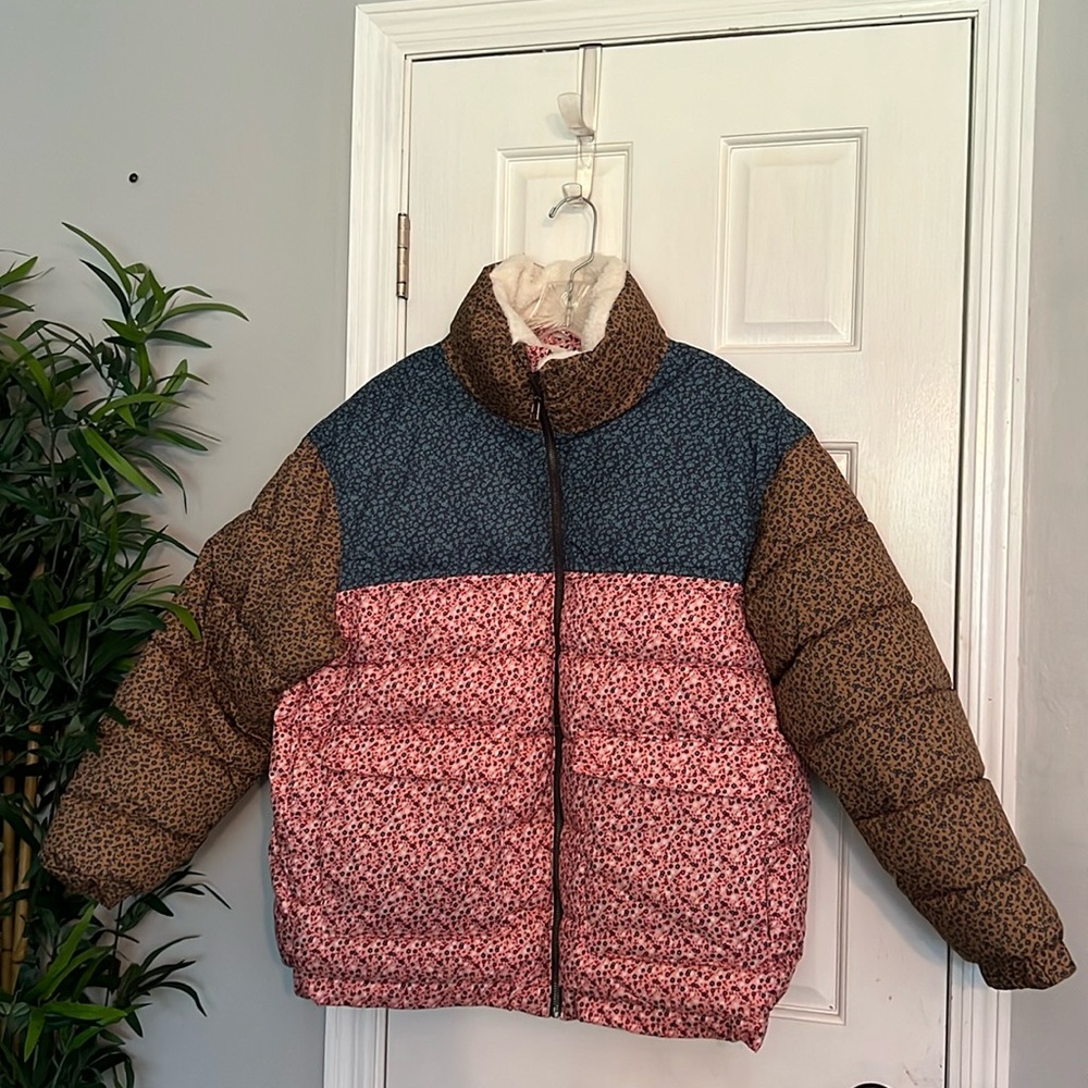 Universal Thread puffer floral jacket L